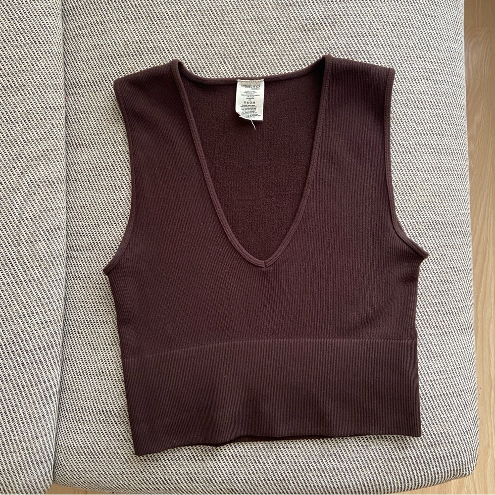 C’est Moi Bamboo The Val Crop Top in Dark Brown size Small Medium Ribbed Deep V